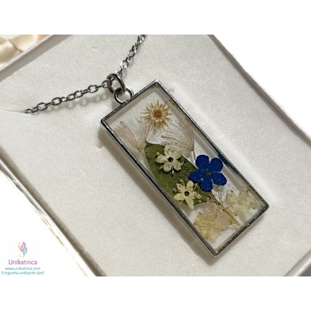 /2343-11251-thickbox/real-flower-resin-silver-plated-elder-tree-forget-me-not-necklace.jpg